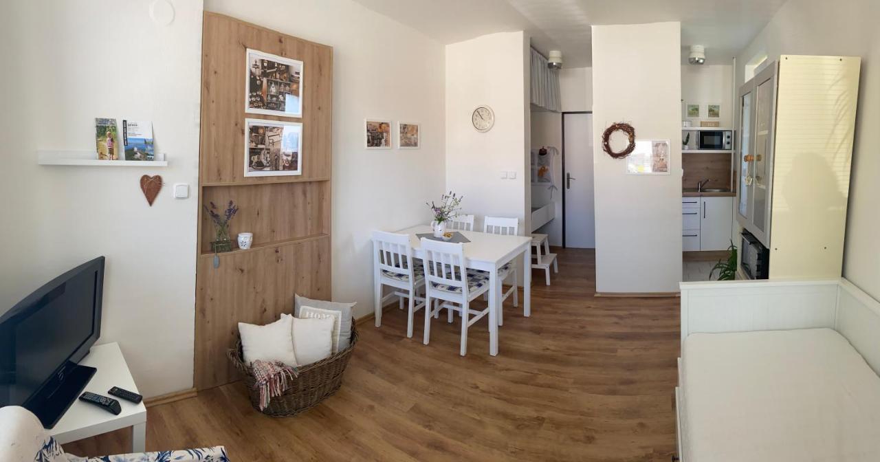 Apartman V Brezi Dış mekan fotoğraf